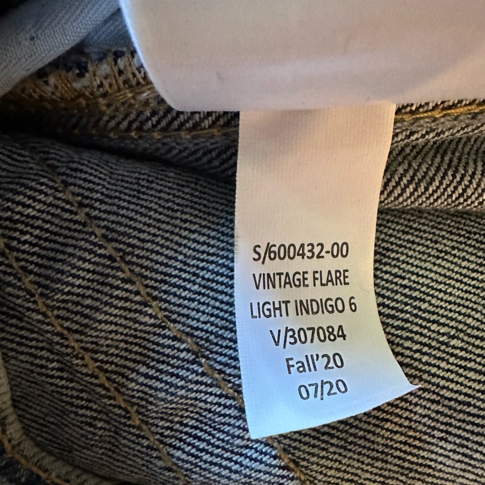 Gap Vintage Flare High Rise Jeans, Size 29/8R. - Picture 5 of 7